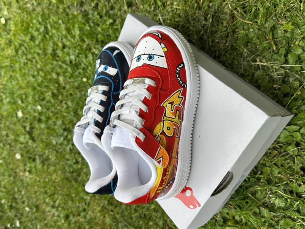 Kids movie customs, side profile on the box — racing flames and starfield